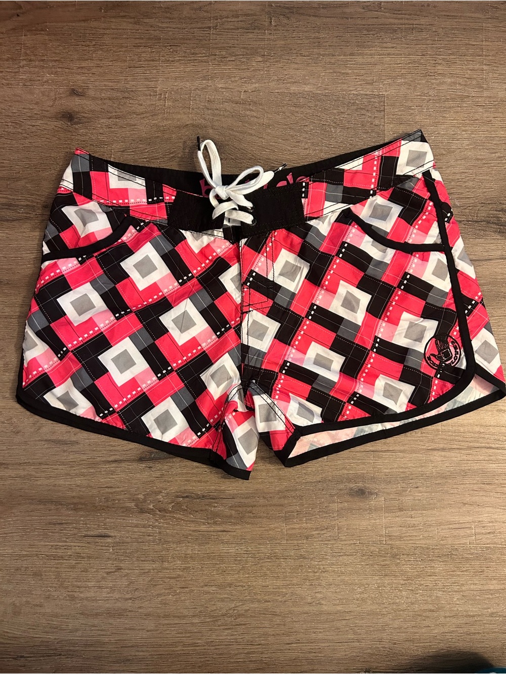 Body Glove Women’s Geometric Pink Plaid Swim Shorts NWOT